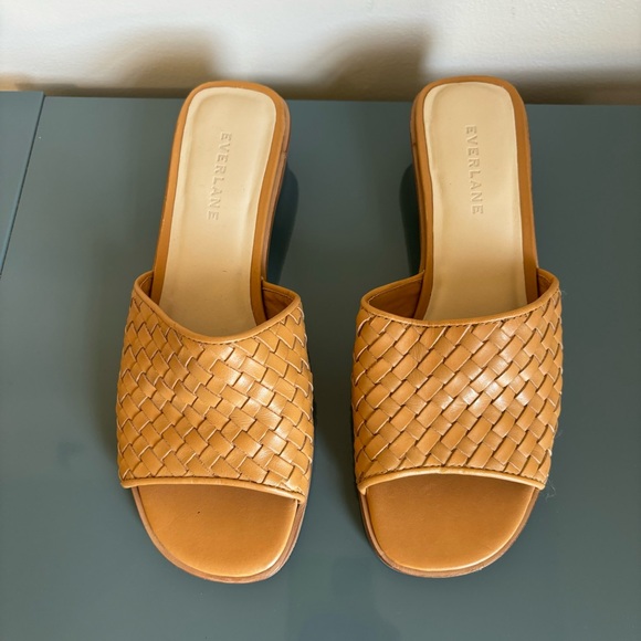Everlane Block Heel Slides Tan Leather Woven 6.5.  Almost like new. Well made. - Picture 2 of 16
